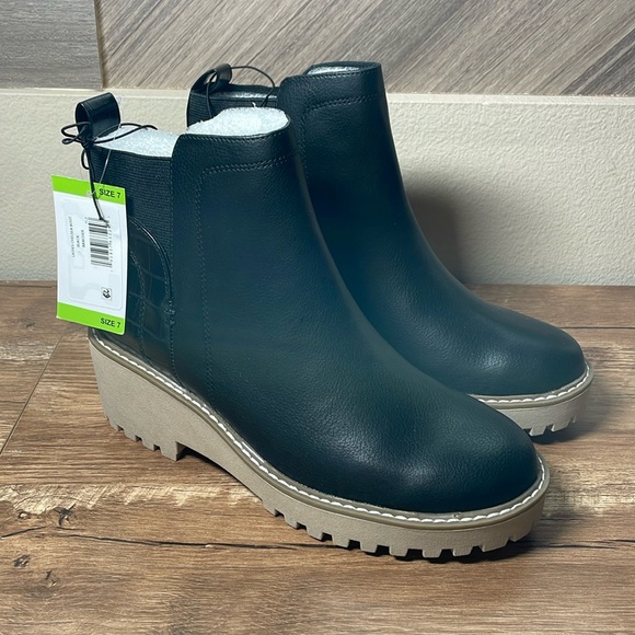 DV by Dolce Vita Shoes - Dolce Vita Rielle Chelsea Wedge Boots black NWB size 7